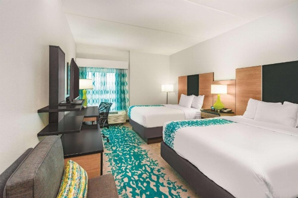 La Quinta Inn & Suites by Wyndham Cleveland image 29